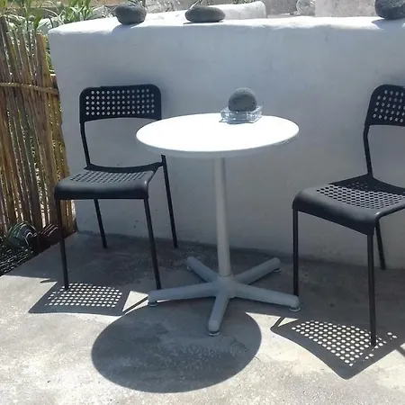 Apartman Santorini's Simple Living For 2
